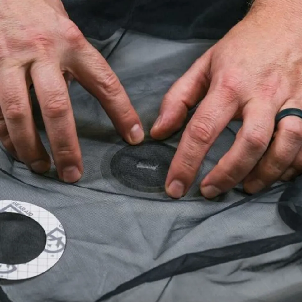 Gear Aid Muggennet Reparatiekit - 2 plakkers voor gaas